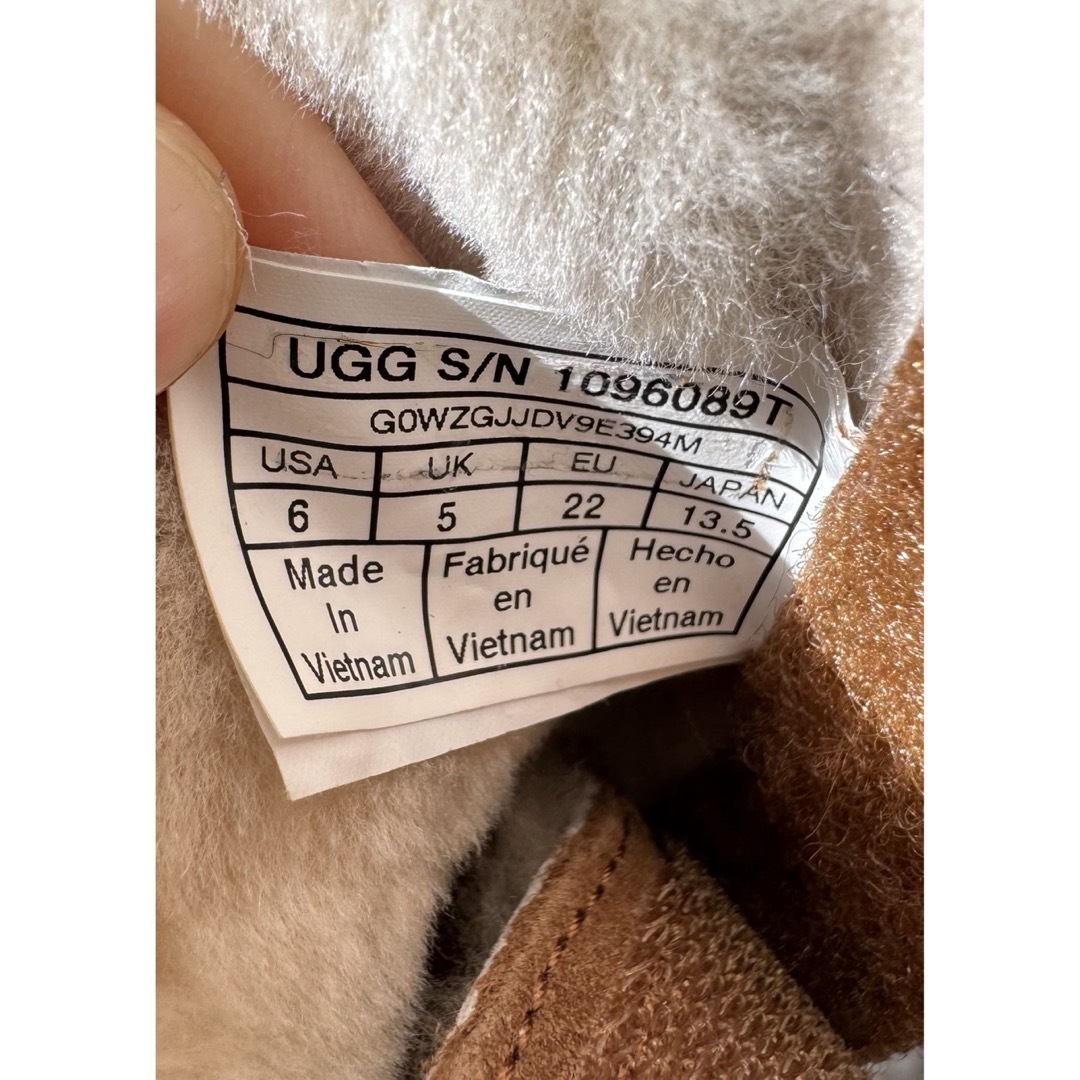 UGG AUSTRALIA(アグオーストラリア)のほぼ未使用★ UGG ムートンブーツ13.5cm キッズ/ベビー/マタニティのベビー靴/シューズ(~14cm)(ブーツ)の商品写真