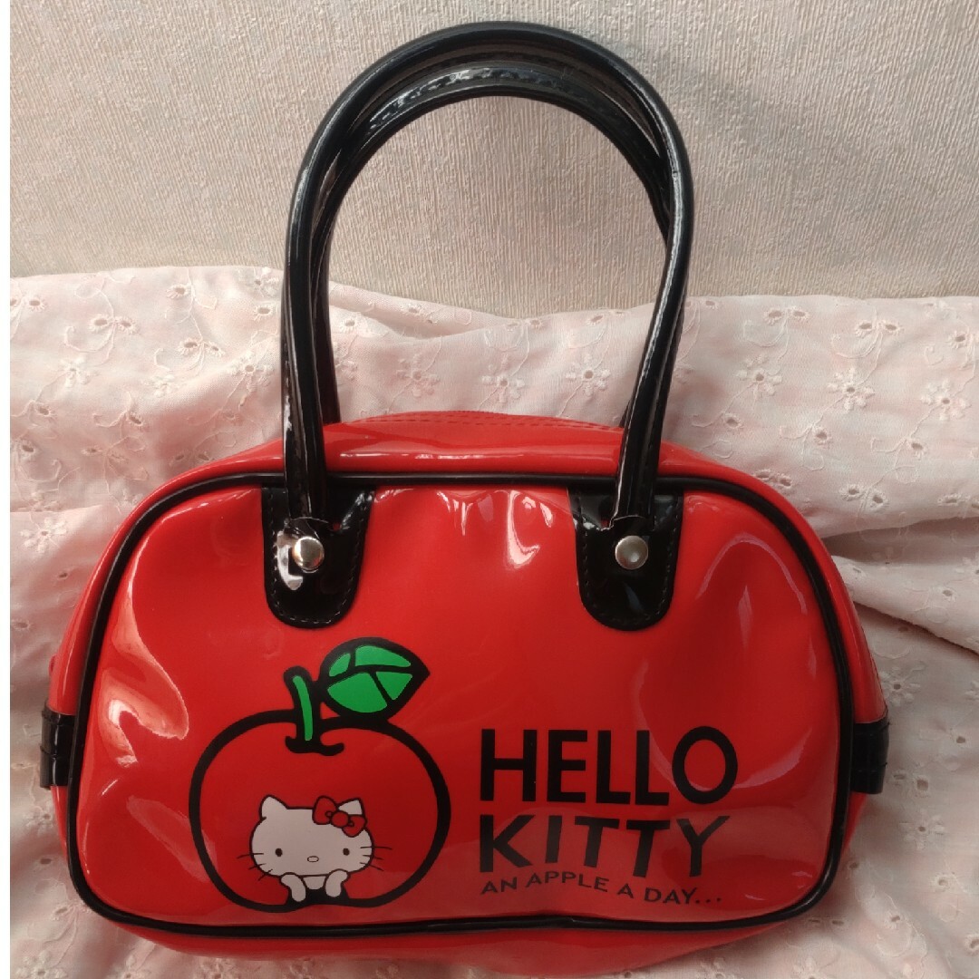 サンリオ(サンリオ)の🍎Hello Kitty🍎 赤のバッグレア レディースのファッション小物(ポーチ)の商品写真