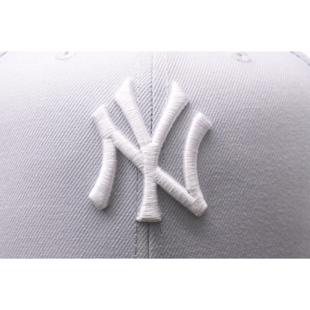 NEW ERA(ニューエラー)の新品未使用 NEW ERA New york Yankees ニューエラ ニューヨークヤンキース キャップ グレー グリーンブリム 7 5/8 中古 59752 レディースの帽子(キャップ)の商品写真