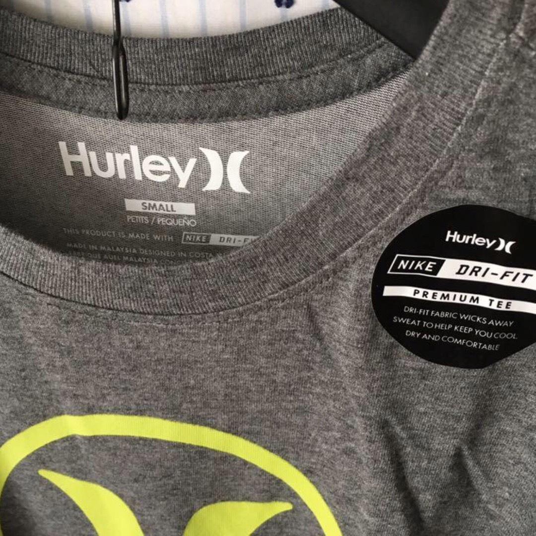 Hurley(ハーレー)のHurleyハーレーUS限定激レアbigアイコンnikeドライフィットTシャツＳ メンズのトップス(Tシャツ/カットソー(半袖/袖なし))の商品写真