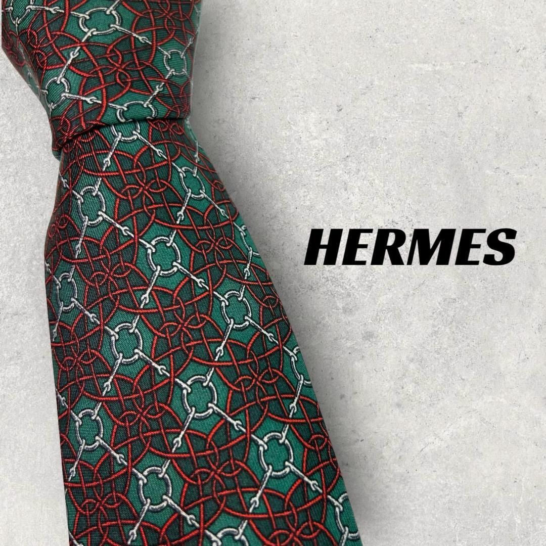 Hermes(エルメス)の【5780】美品！HERMES　ネクタイ　グリーン×レッド系. メンズのファッション小物(ネクタイ)の商品写真