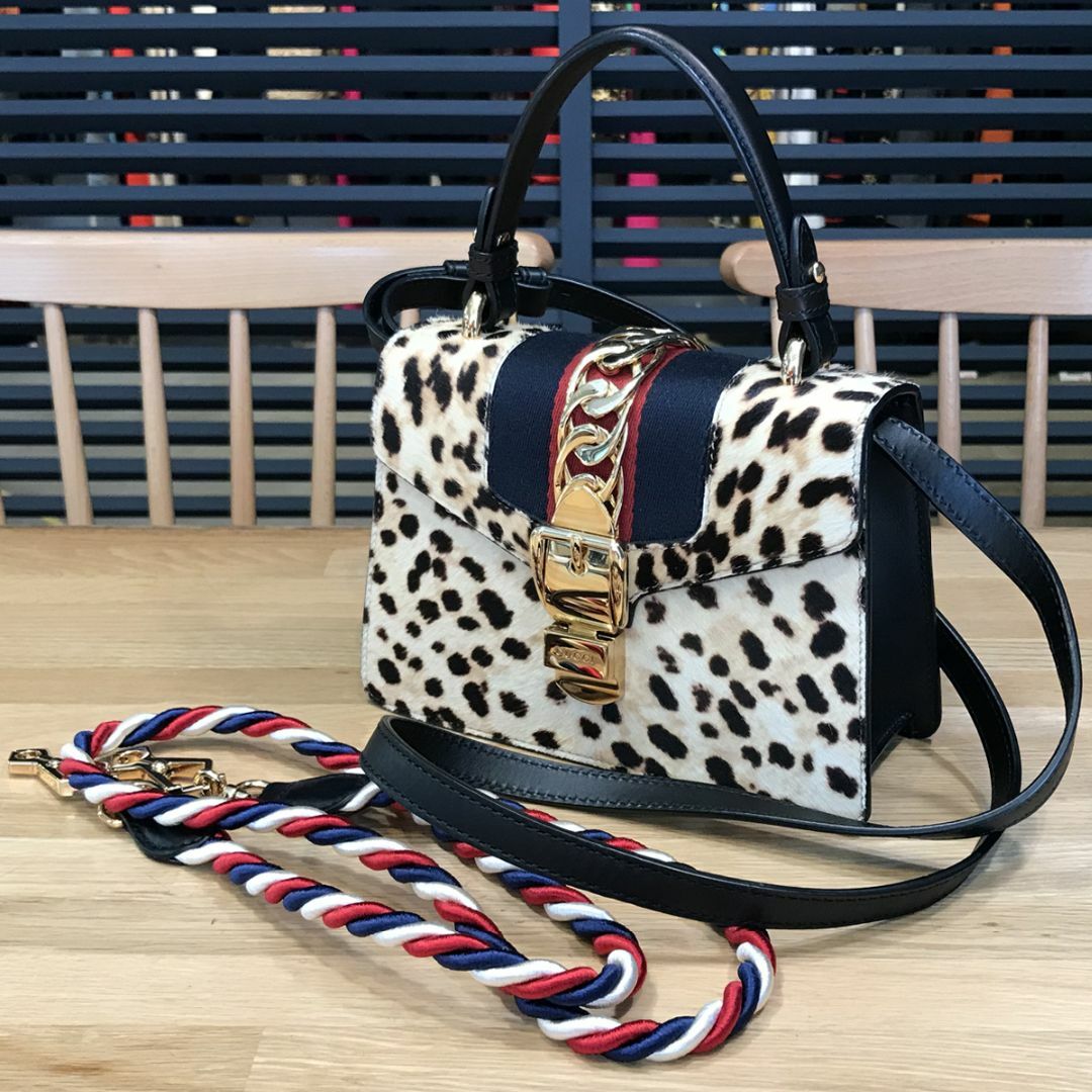 Gucci(グッチ)の超美品 シルヴィ 2WAY ミニ ハンドバッグ ショルダーバッグ ハラコ レディースのバッグ(ハンドバッグ)の商品写真