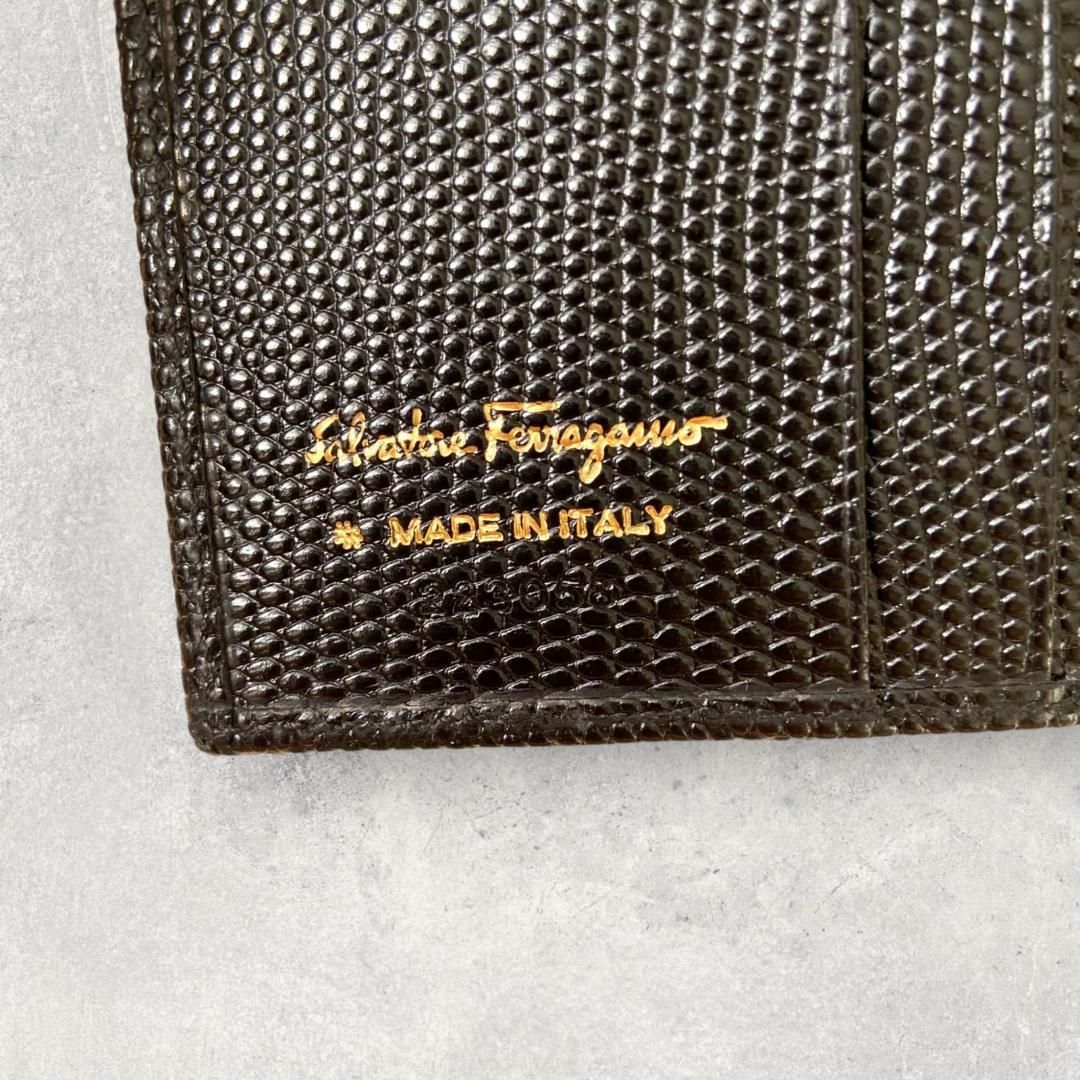 Salvatore Ferragamo(サルヴァトーレフェラガモ)の【良品】フェラガモ コンパクト財布 ブラック　リザード　がま口 レディースのファッション小物(財布)の商品写真