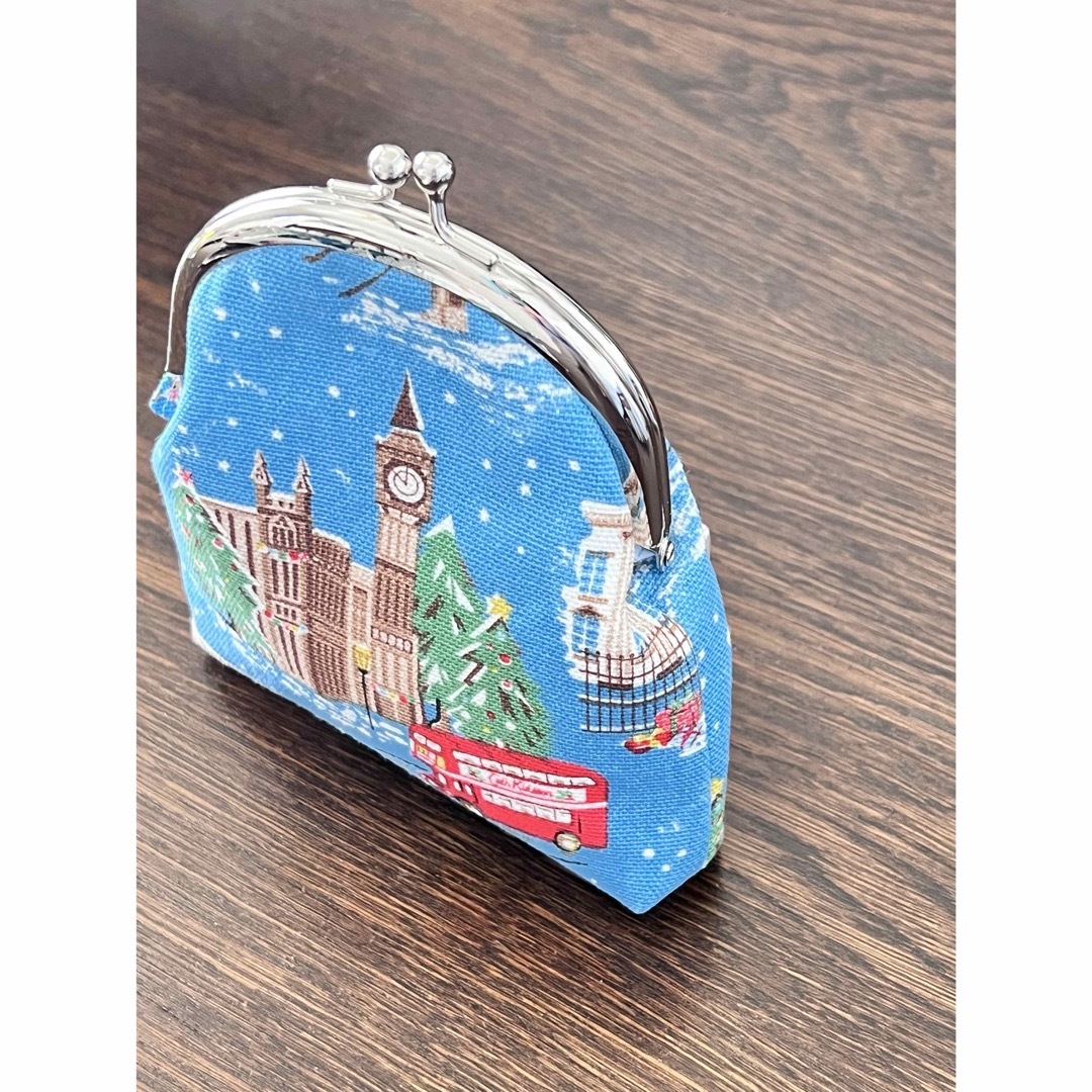 Cath Kidston(キャスキッドソン)のキャスキッドソン　がま口財布　ロンドンシーン　クリスマス レディースのファッション小物(財布)の商品写真