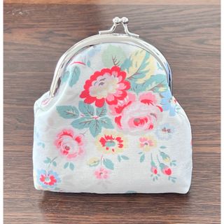 キャスキッドソン(Cath Kidston)のキャスキッドソン　がま口財布　白地　ピンク花柄(財布)