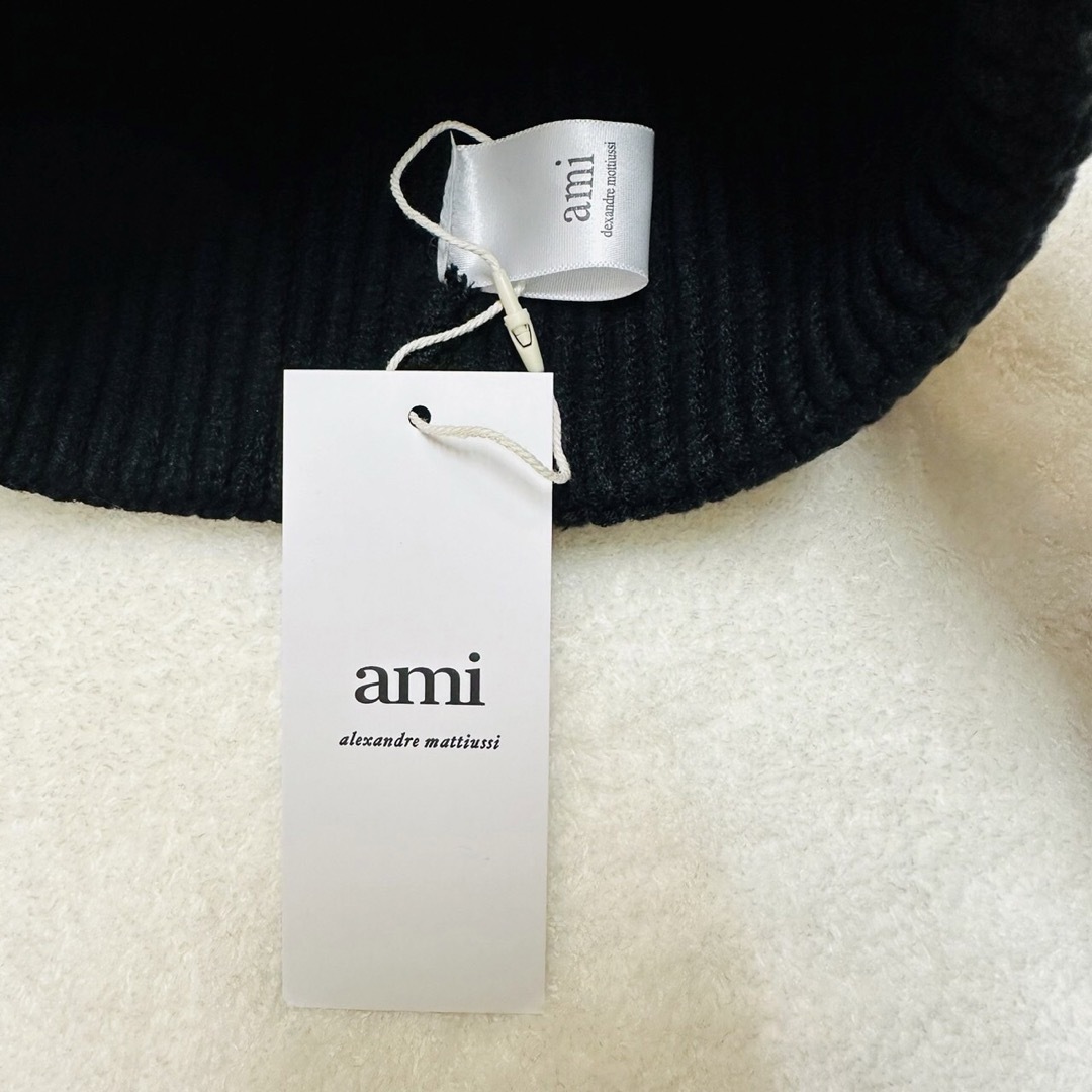 ami(アミ)のamiparis アミパリス ニット帽 男女兼用  ブラック レディースの帽子(ニット帽/ビーニー)の商品写真