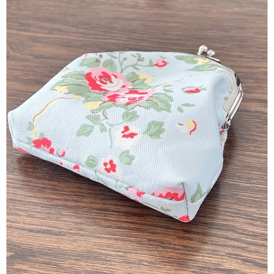 Cath Kidston(キャスキッドソン)のキャスキッドソン　がま口財布　花柄　ブルー レディースのファッション小物(財布)の商品写真