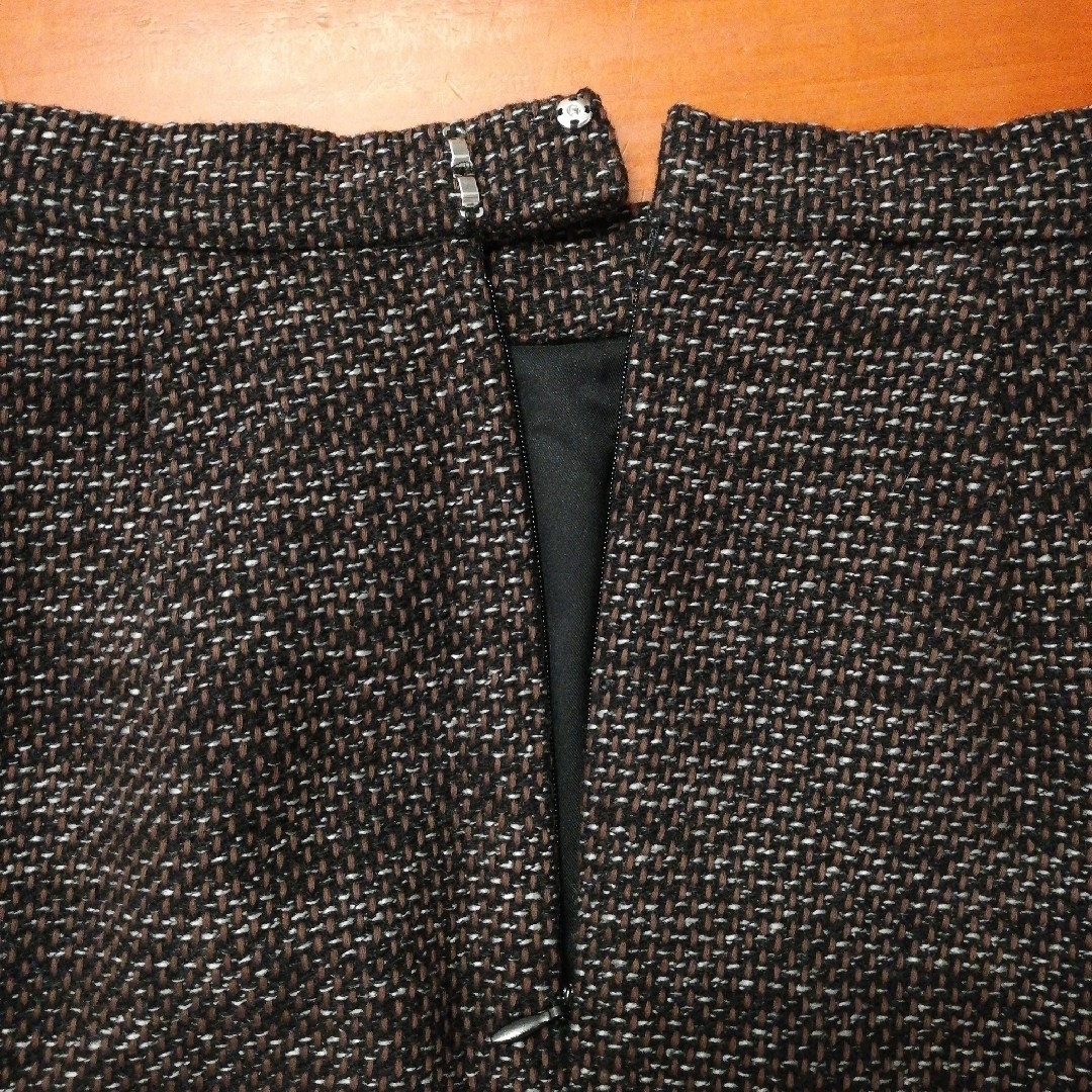 ánuans(アニュアンス)の【新品】L'Or ロル Spiral Tweed Skirt 新品未使用 レディースのスカート(ロングスカート)の商品写真