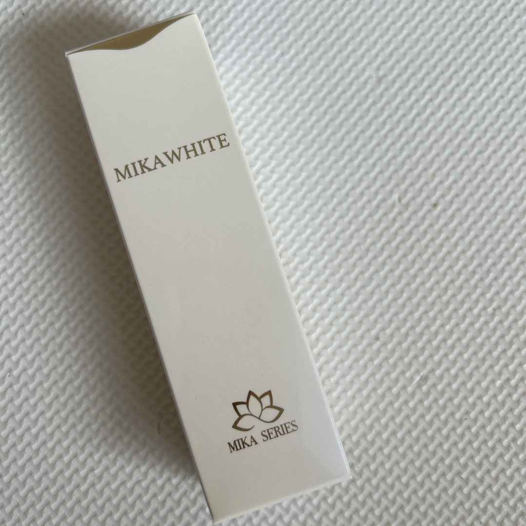 MIKA WHITE 30g コスメ/美容のオーラルケア(歯磨き粉)の商品写真