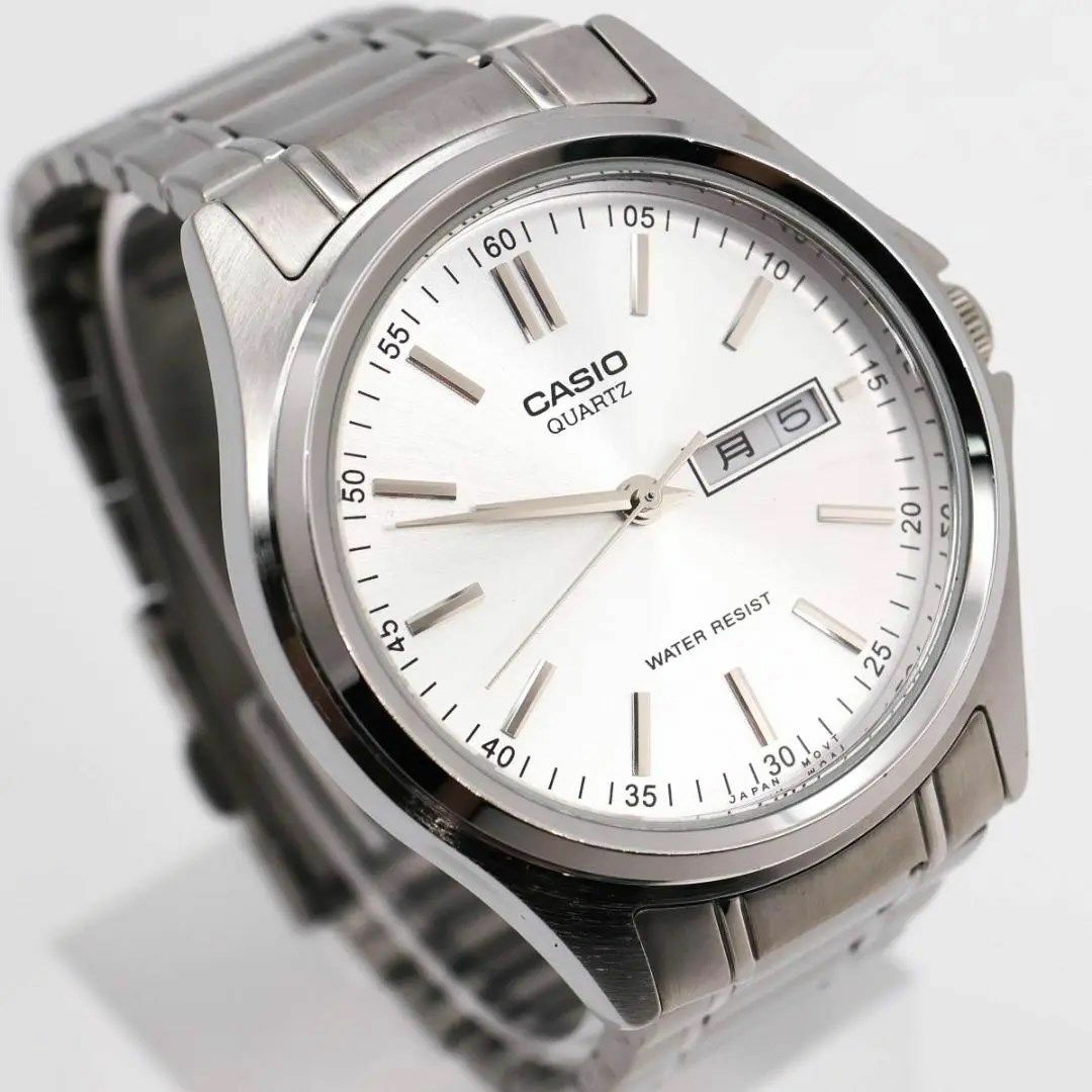 CASIO(カシオ)の《美品》CASIO 腕時計 シルバー クォーツ メンズ デイト e メンズの時計(腕時計(アナログ))の商品写真