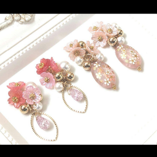 桜♥フラワー♥　チャーム　パーツ　ジャラジャラ✨　フラワー✨　コネクター(チャーム)