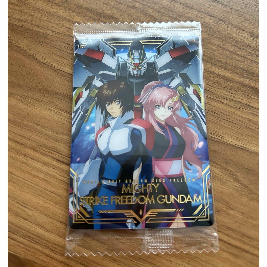 【美品】ガンダムSEED FREEDOM ウエハース　UR キラ&ラクス エンタメ/ホビーのフィギュア(アニメ/ゲーム)の商品写真