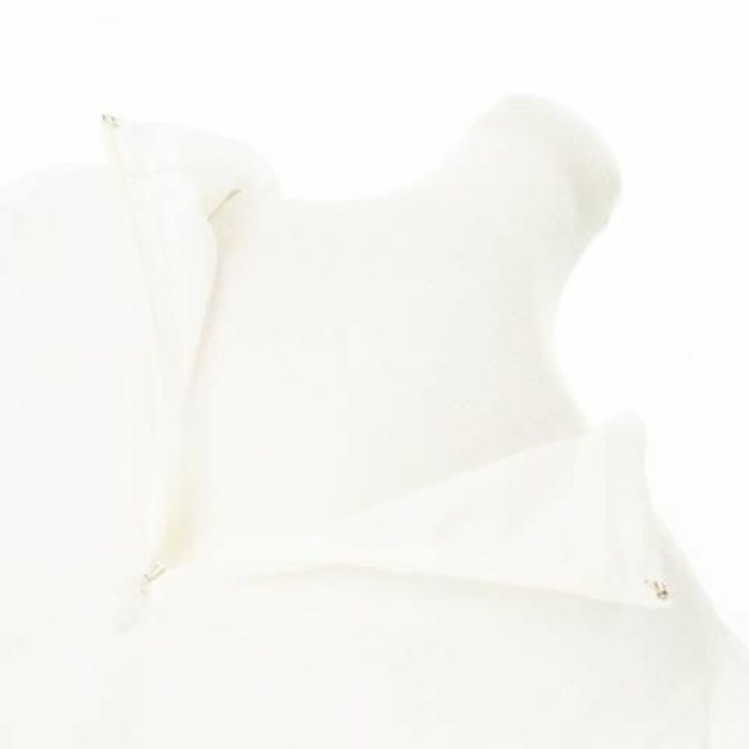 SunaUna(スーナウーナ)のスーナウーナ タック入り半袖ブラウス フリル 38 白 230828AO4A レディースのトップス(シャツ/ブラウス(半袖/袖なし))の商品写真