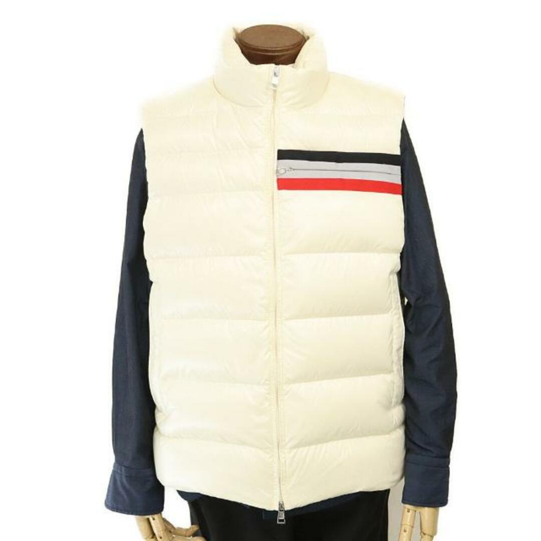 MONCLER(モンクレール)のモンクレール ダウンベスト PARPAILLON C0604 中古 メンズ サイズ3 ホワイト MONCLER 【中古】 | ジャケット ブランド ファッション 服 アウター 秋冬 シンプル 白 ABランク メンズのジャケット/アウター(ダウンベスト)の商品写真