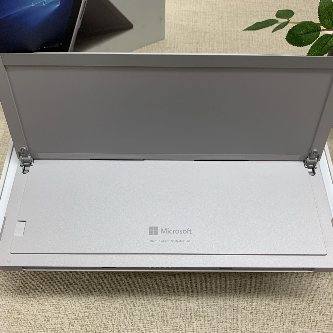 Microsoft(マイクロソフト)のSurface Go with LTE Advanched スマホ/家電/カメラのPC/タブレット(タブレット)の商品写真