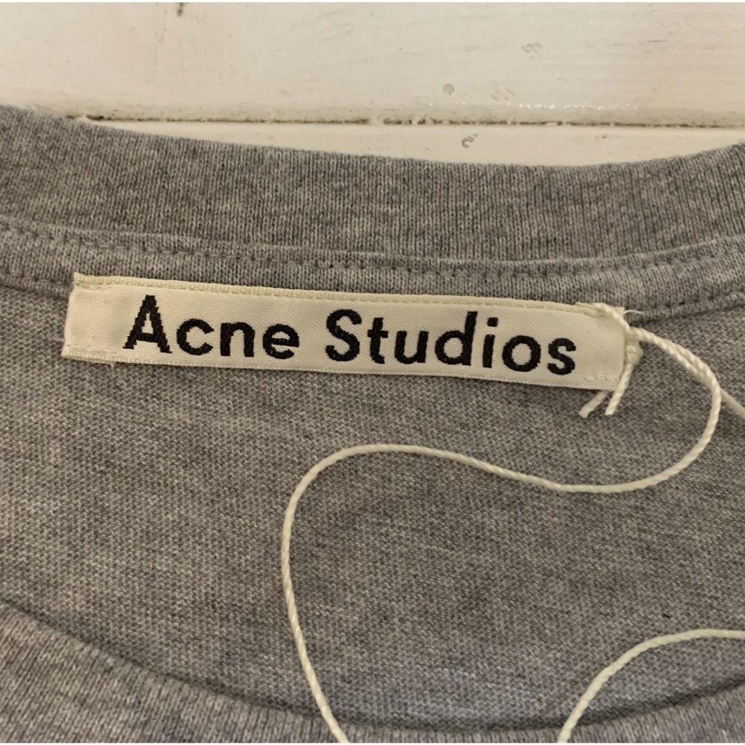 Acne Studios(アクネストゥディオズ)のAcne Studios タグ付き未使用 PORTUGAL製 半袖カットソー M メンズのトップス(Tシャツ/カットソー(半袖/袖なし))の商品写真