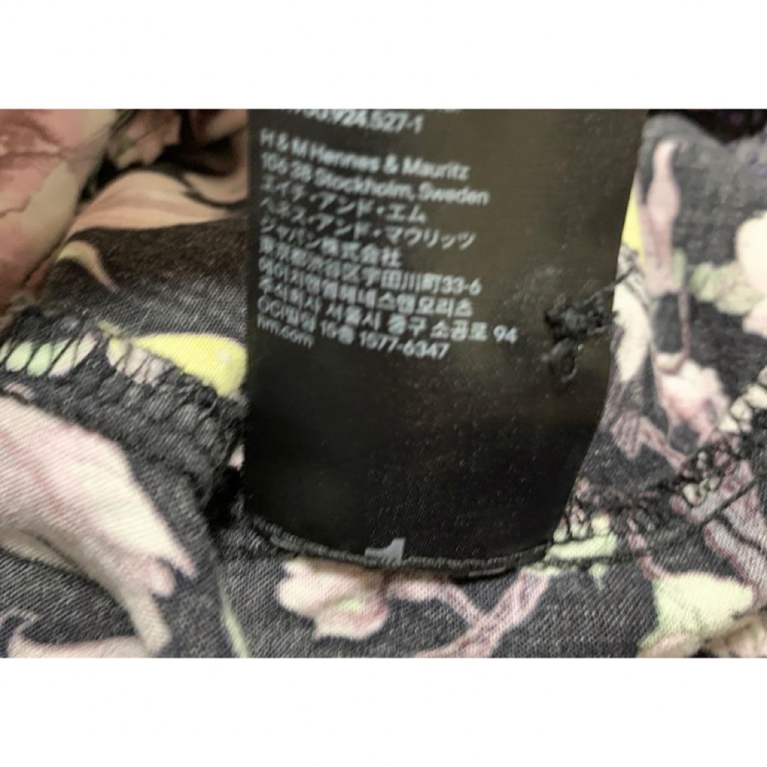 H&M(エイチアンドエム)のH&Mチュニック　花がチュニック　バタフライ　総花柄　ピンク　お袖ヒラヒラリボン レディースのトップス(チュニック)の商品写真