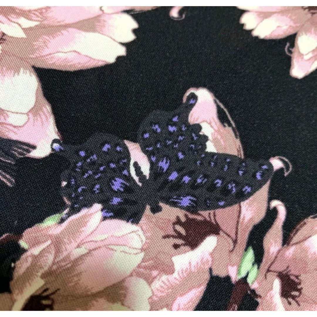 H&M(エイチアンドエム)のH&Mチュニック　花がチュニック　バタフライ　総花柄　ピンク　お袖ヒラヒラリボン レディースのトップス(チュニック)の商品写真