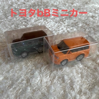 トヨタ(トヨタ)のトヨタbB  ミニカー(ちょっと大きめ？)２個セット　オレンジ　濃いグリーン(ミニカー)