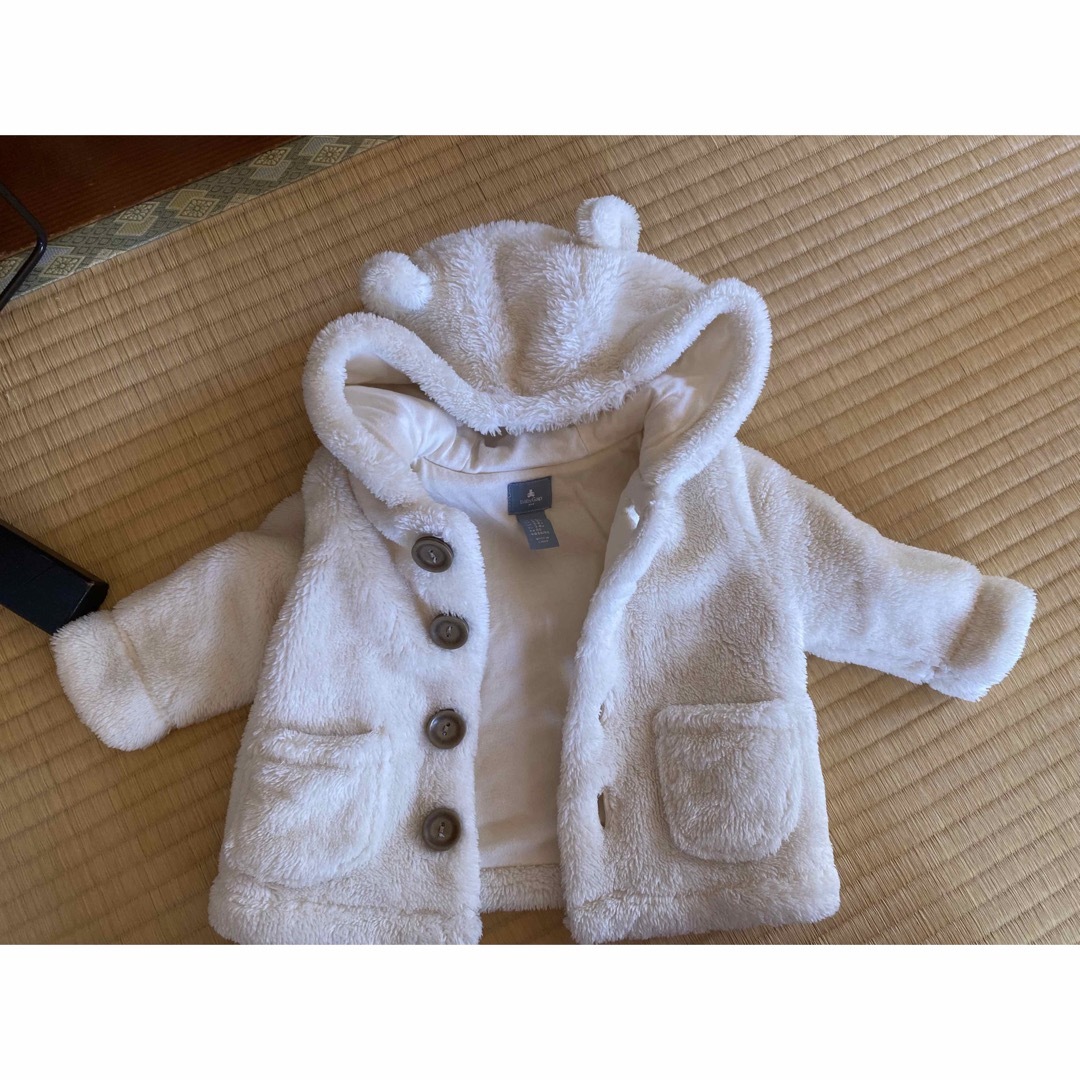 babyGAP(ベビーギャップ)のbabyGAP くまさん モコモコ アウター キッズ/ベビー/マタニティのベビー服(~85cm)(ジャケット/コート)の商品写真