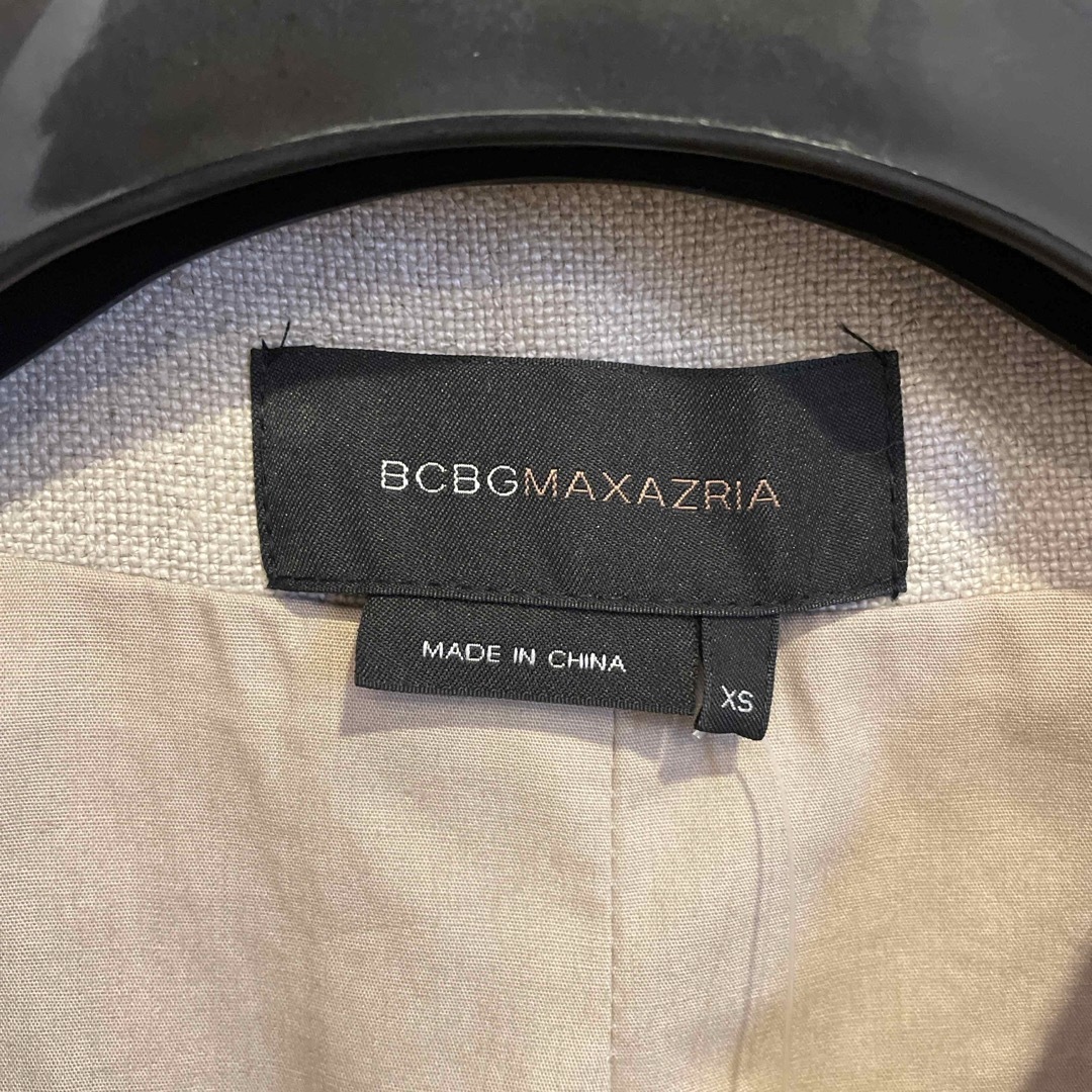 BCBGMAXAZRIA(ビーシービージーマックスアズリア)のBCBG MAXAZRIA  XSサイズ レディースのジャケット/アウター(ノーカラージャケット)の商品写真