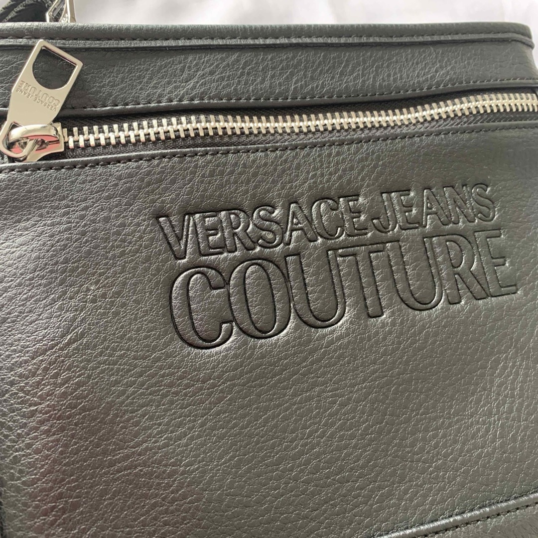 VERSACE(ヴェルサーチ)の【新品】だけど訳あり価格　ベルサーチェ ジーンズ ショルダーバッグ メンズのバッグ(ショルダーバッグ)の商品写真