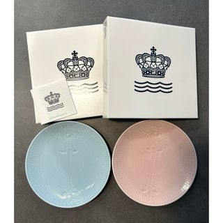 ロイヤルコペンハーゲン(ROYAL COPENHAGEN)のロイヤルコペンハーゲン フラワーエンブレム プレート 新品未使用 2枚 セット(食器)