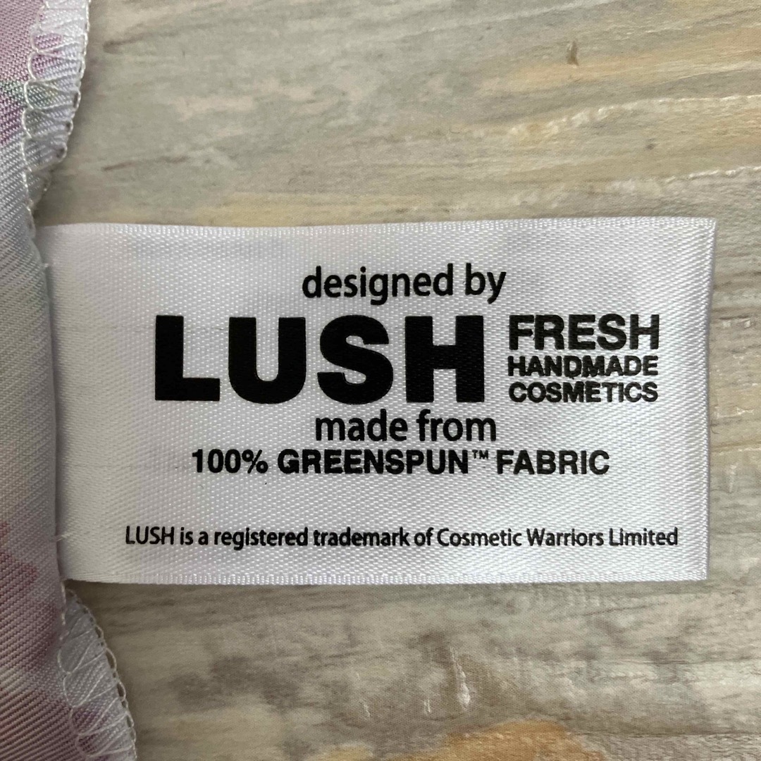 LUSH(ラッシュ)の花柄フラワー転写プリントスカーフ　ラッシュLUSH レディースのファッション小物(バンダナ/スカーフ)の商品写真