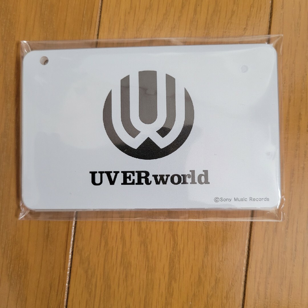 UVERworld(ウーバーワールド)の新品！未開封！UVERworld　スライドカードケース エンタメ/ホビーのタレントグッズ(ミュージシャン)の商品写真