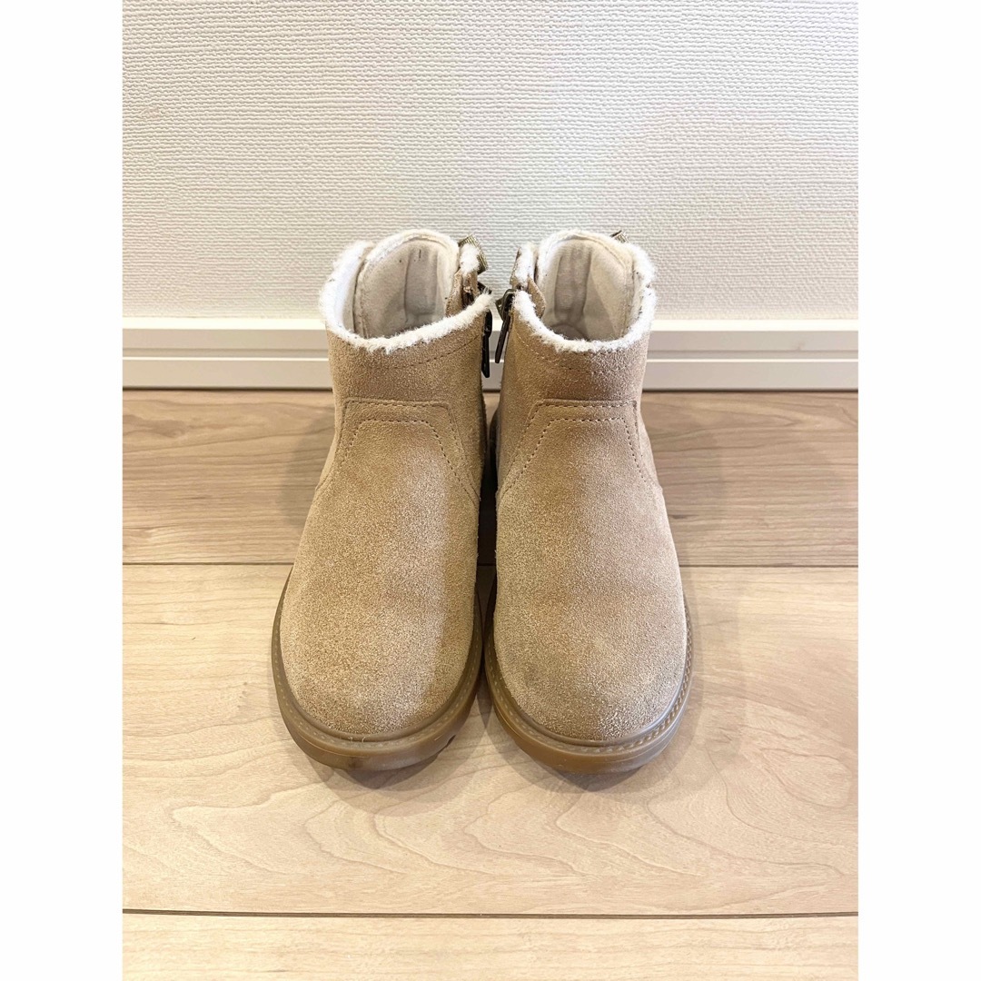 UGG(アグ)のUGG キッズ/ベビー/マタニティのキッズ靴/シューズ(15cm~)(ブーツ)の商品写真