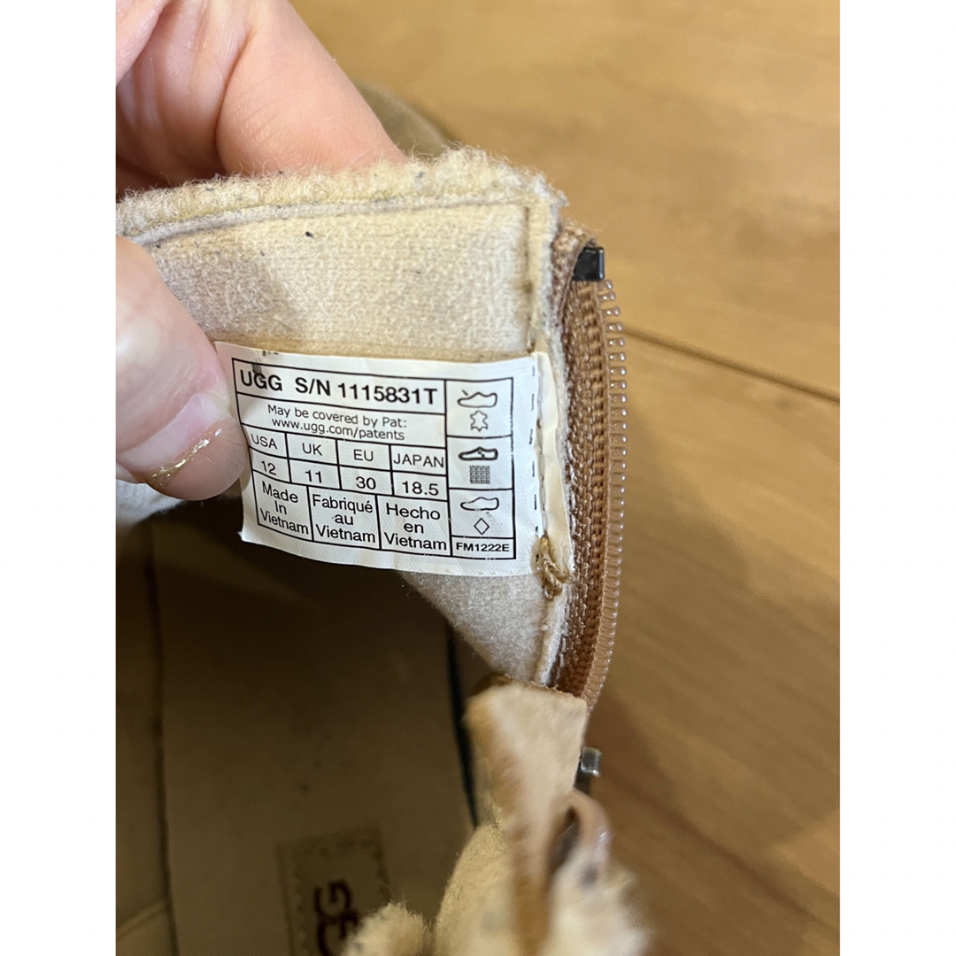 UGG(アグ)のUGG キッズ/ベビー/マタニティのキッズ靴/シューズ(15cm~)(ブーツ)の商品写真