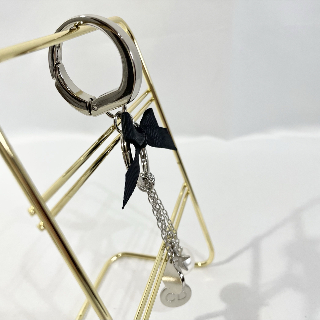 Christian Dior(クリスチャンディオール)の美品 正規品 クリスチャンディオール キーホルダー シルバー パール リボン 星 レディースのファッション小物(キーホルダー)の商品写真