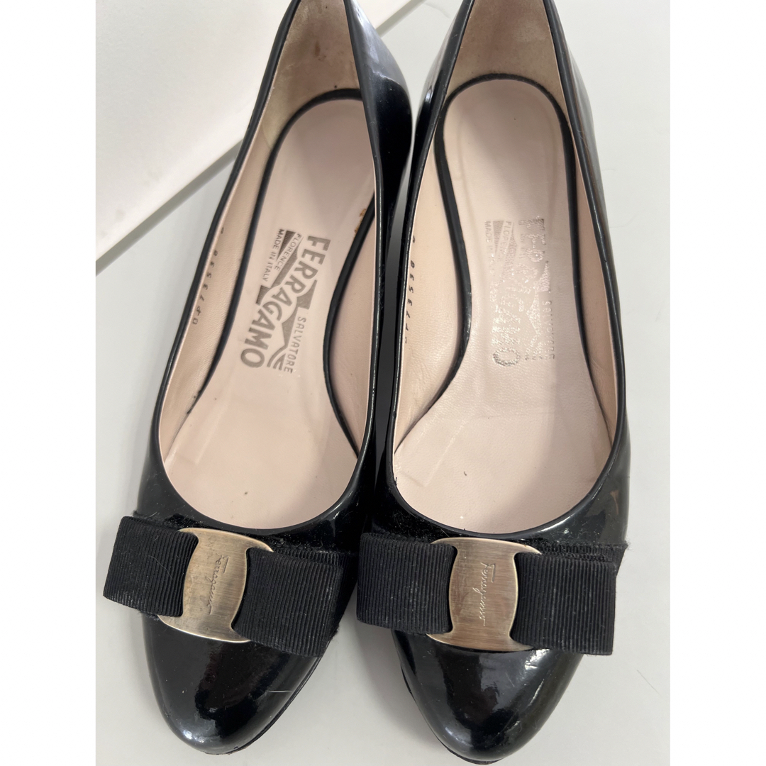 サルヴァトーレフェラガモ パンプス エナメル Ferragamo 靴/シューズ サルヴァトーレフェラガモ パンプス エナメル Ferragamo 靴/シューズ