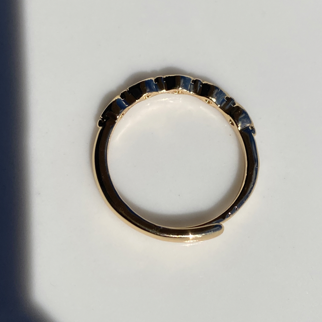 ホースアイ 目 小粒 CZダイヤ ゴールド フリーサイズ リング レディースのアクセサリー(リング(指輪))の商品写真
