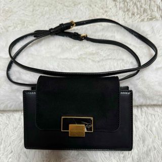 チャールズアンドキース(Charles and Keith)のCHARLES ＆ KEITH  ショルダーバッグ ブラック 小さめ カード入有(ショルダーバッグ)