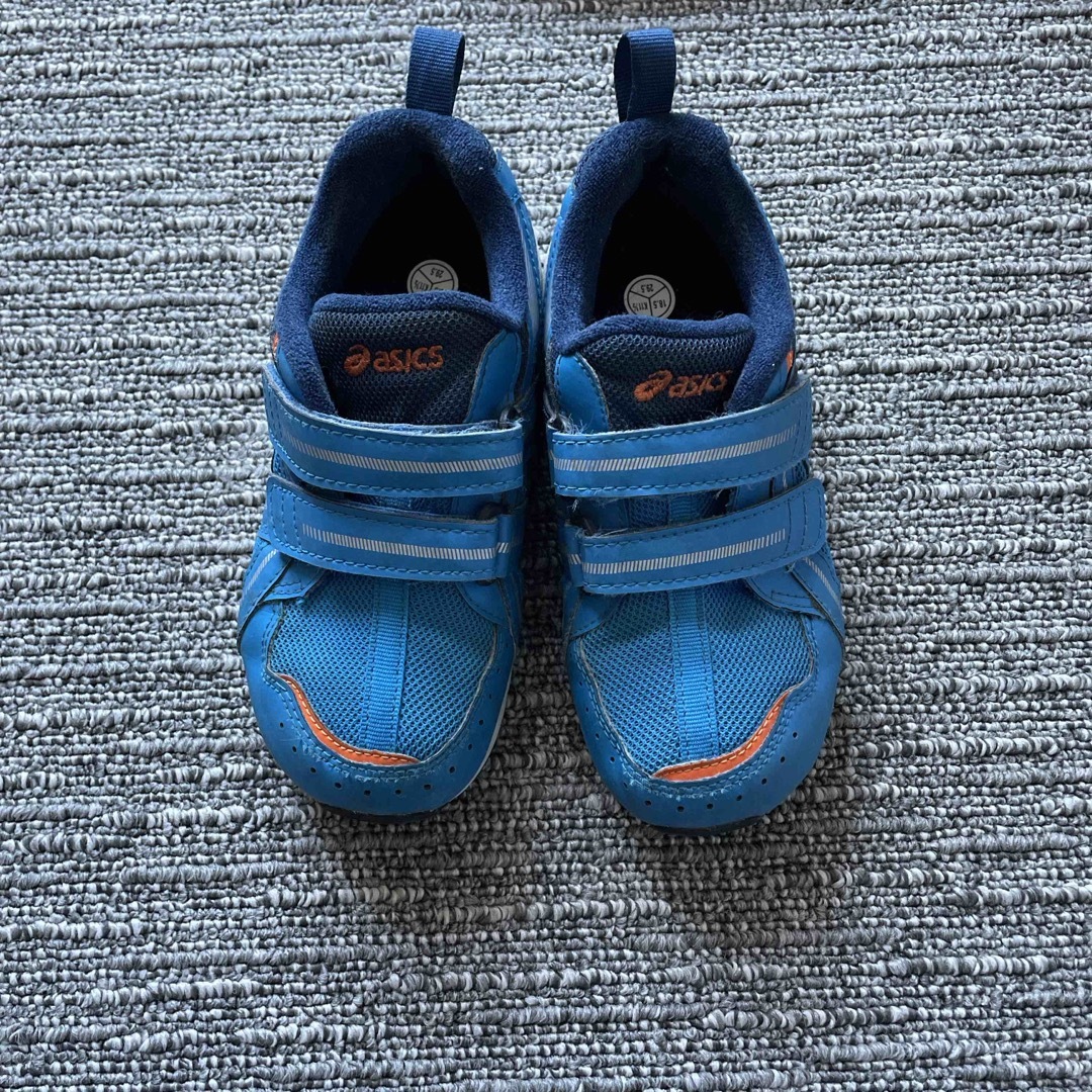 asics(アシックス)のアシックス　キッズ　スニーカー キッズ/ベビー/マタニティのキッズ靴/シューズ(15cm~)(スニーカー)の商品写真