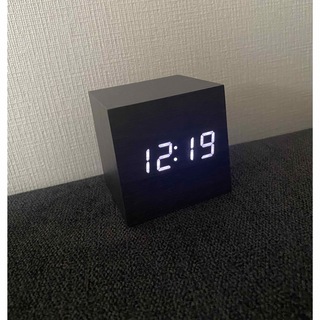 ニトリ - デジタル時計　電子　時計　置き時計　置時計　ニトリ　led 黒　四角　オシャレ