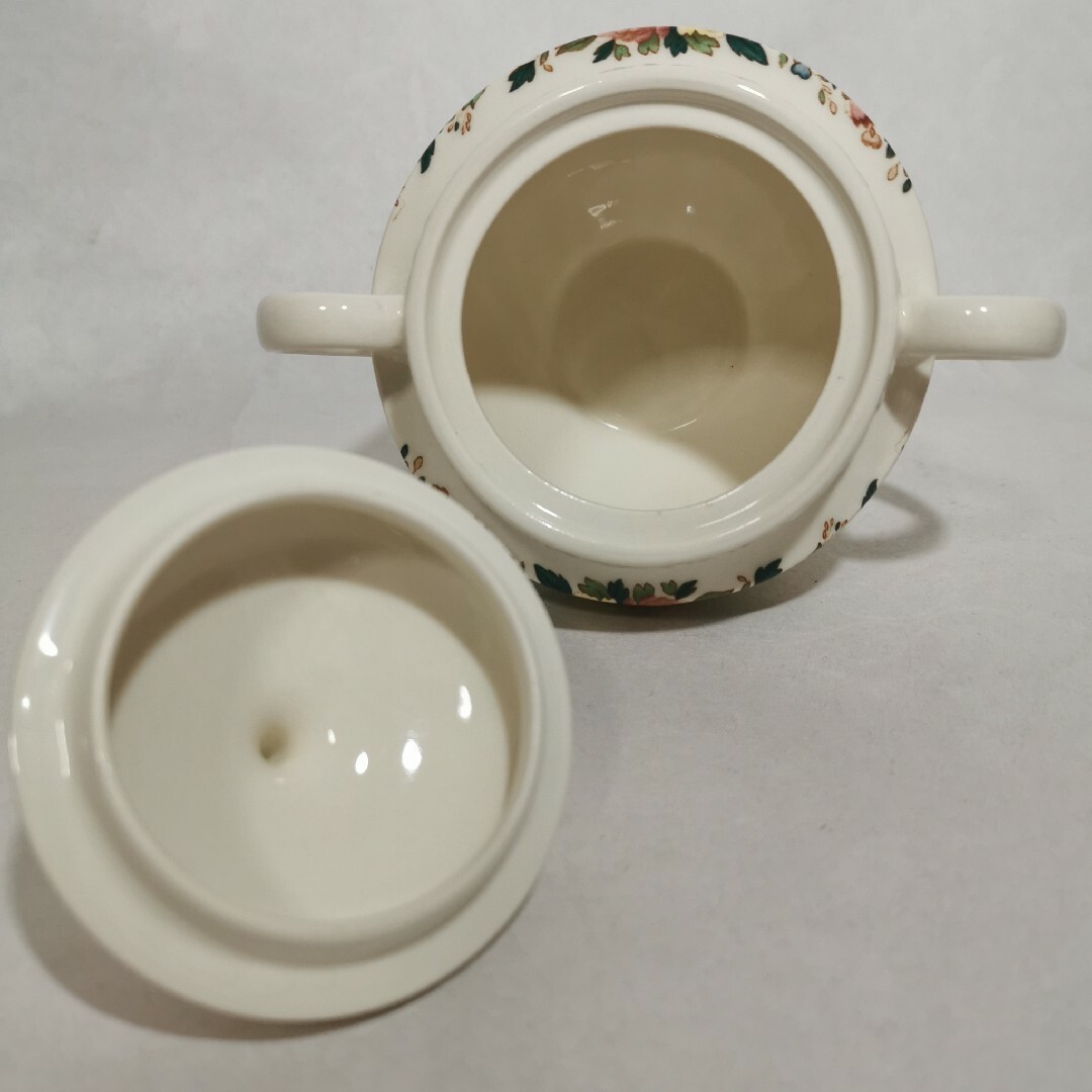 WEDGWOOD(ウェッジウッド)のウェッジウッド コンウェイ 蓋付きシュガーボウル シュガーポット 美品 廃盤品 インテリア/住まい/日用品のキッチン/食器(テーブル用品)の商品写真