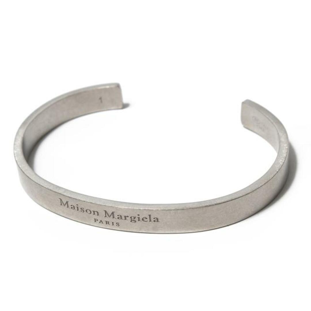 Maison Martin Margiela(マルタンマルジェラ)の【新品未使用】 Maison Margiela メゾン マルジェラ レディース メンズ カフ バングル CUFF SM1UY0065SV0158 【2/PALLADIO BURATTATO】 レディースのアクセサリー(ブレスレット/バングル)の商品写真