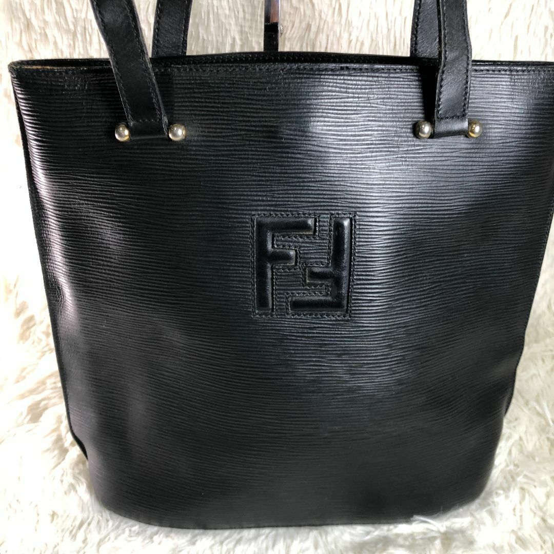 FENDI フェンディ　ショルダーバッグ　ブラック　レザー　ブラック　金具