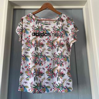 アディダス(adidas)のアディダス　Tシャツ　レディース　ヨガ　フィットネス　美品(ヨガ)