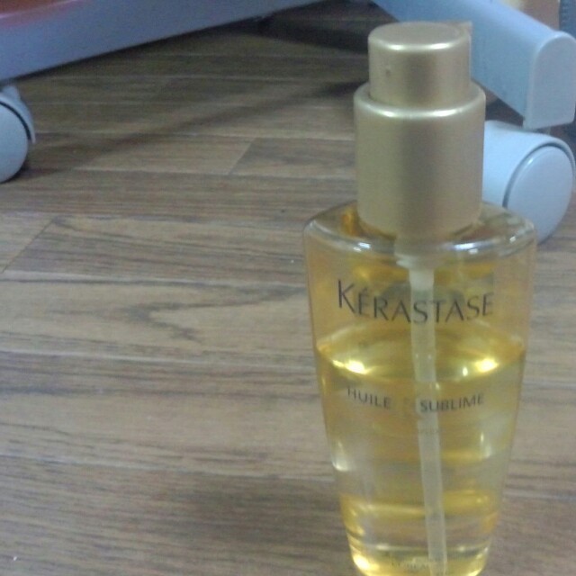 KERASTASE(ケラスターゼ)のケラスターゼ ユイルスブリム125ml コスメ/美容のヘアケア/スタイリング(ヘアケア)の商品写真