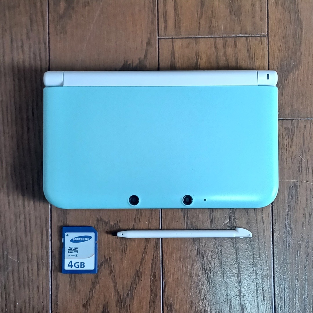 ニンテンドー3DS(ニンテンドー3DS)のニンテンドー3DS LL ミント×ホワイト 中古 エンタメ/ホビーのゲームソフト/ゲーム機本体(携帯用ゲーム機本体)の商品写真