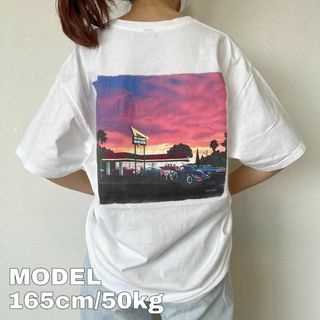 インアンドアウトバーガー ビッグロゴプリントTシャツ カリフォルニア L 白黄色(Tシャツ/カットソー(半袖/袖なし))