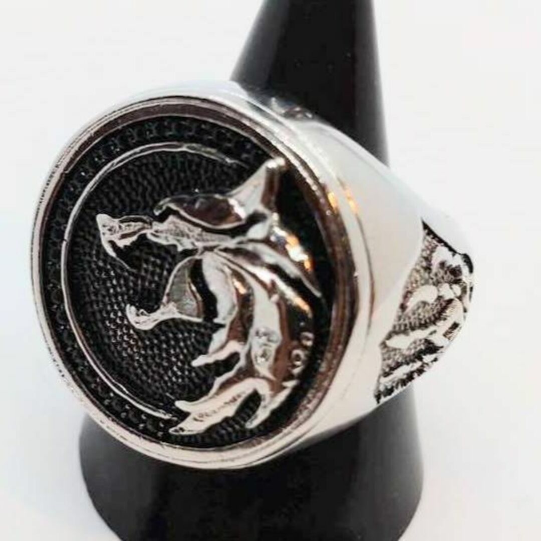 【２０号】オオカミ　リング　指輪　ウルフ　猛獣　ストリート　ロック　パンク メンズのアクセサリー(リング(指輪))の商品写真