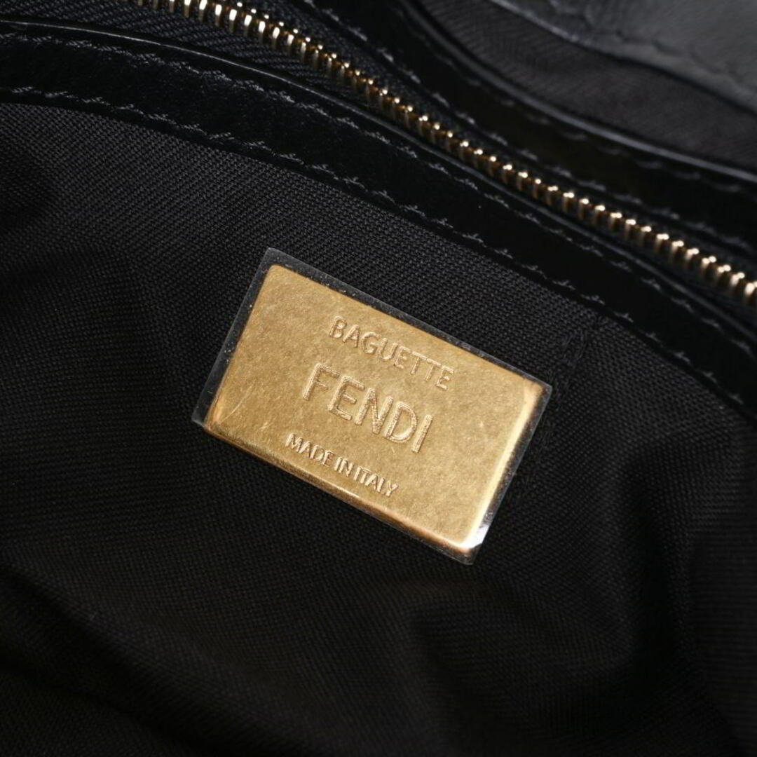 FENDI(フェンディ)のFENDI ズッカ マンマバケット ハンドバッグ レディースのバッグ(ハンドバッグ)の商品写真