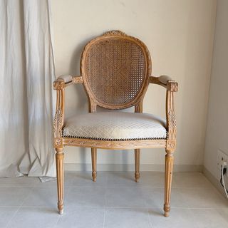 ローラアシュレイ(LAURA ASHLEY)のフランス　アンティーク　シャビーシック　アームチェア　ラタン　ルイ16世様式(ダイニングチェア)