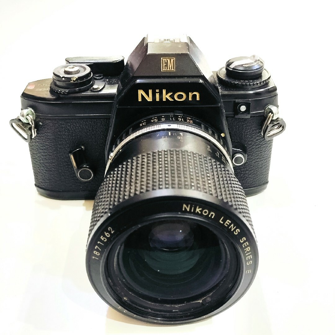 Nikon(ニコン)のNIKON　ニコン　EM　フィルムカメラ　NIKON　MOTOR DRIVE スマホ/家電/カメラのカメラ(フィルムカメラ)の商品写真