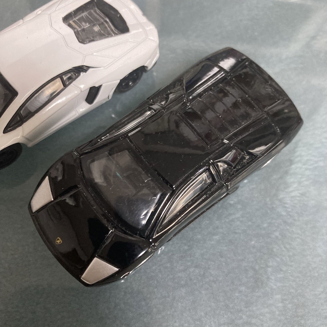 トミカシリーズ(トミカシリーズ)のミニカー　 ミニカー  トミカ  ランボルギーニー　白　黒　2台セット エンタメ/ホビーのおもちゃ/ぬいぐるみ(ミニカー)の商品写真