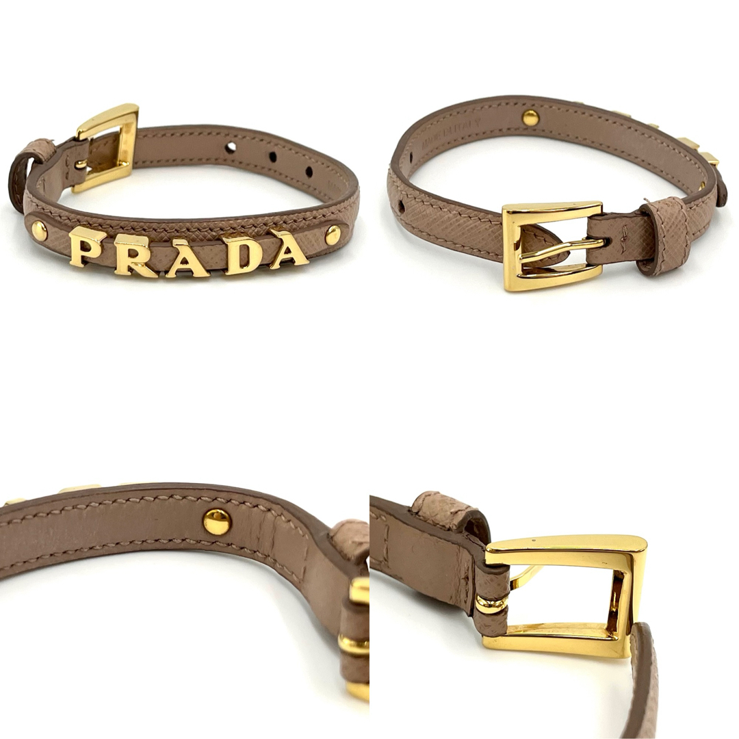 PRADA(プラダ)のプラダ サフィアーノ レザー ブレスレット ロゴ アイコン S ピンクベージュ レディースのアクセサリー(ブレスレット/バングル)の商品写真
